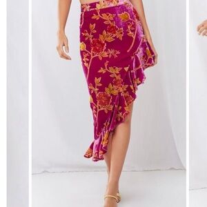 Forever21 Floral Velvet Skirt Asymmetrical Lined Magenta Pink size M
